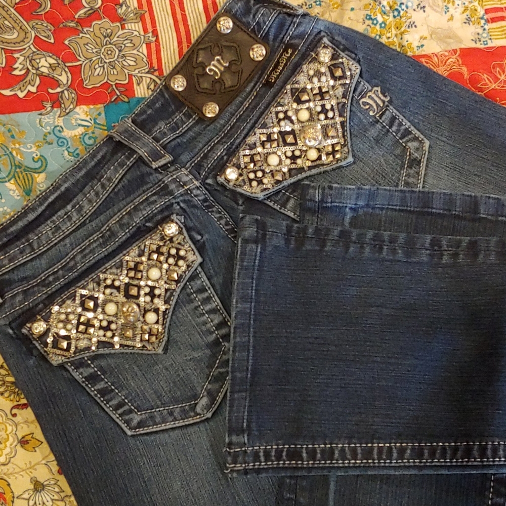 🇺🇸2 for $40🇺🇸Miss Me Signature Boot Jeans 27